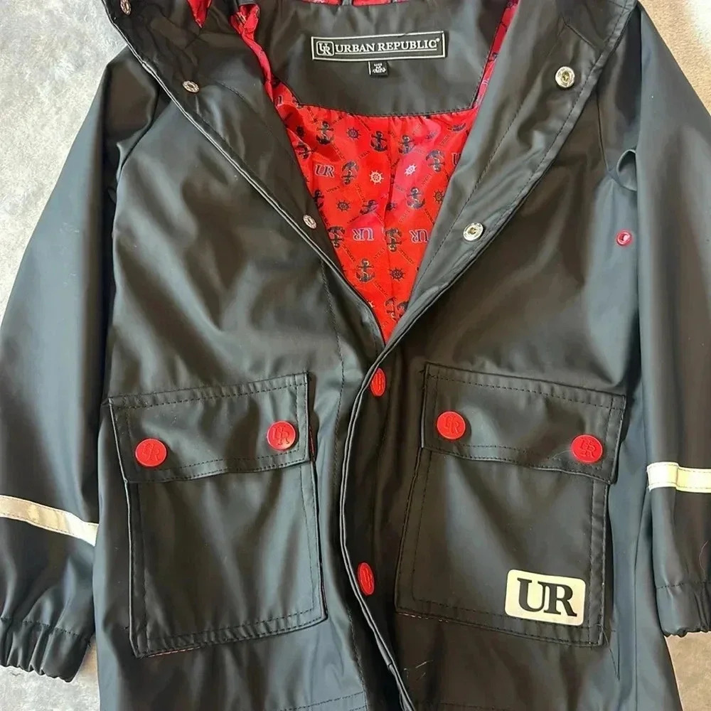 ⭐️ Urban Republic - Gender neutral waterproof Rain  Jacket. Size 5 - Picture 4 of 8